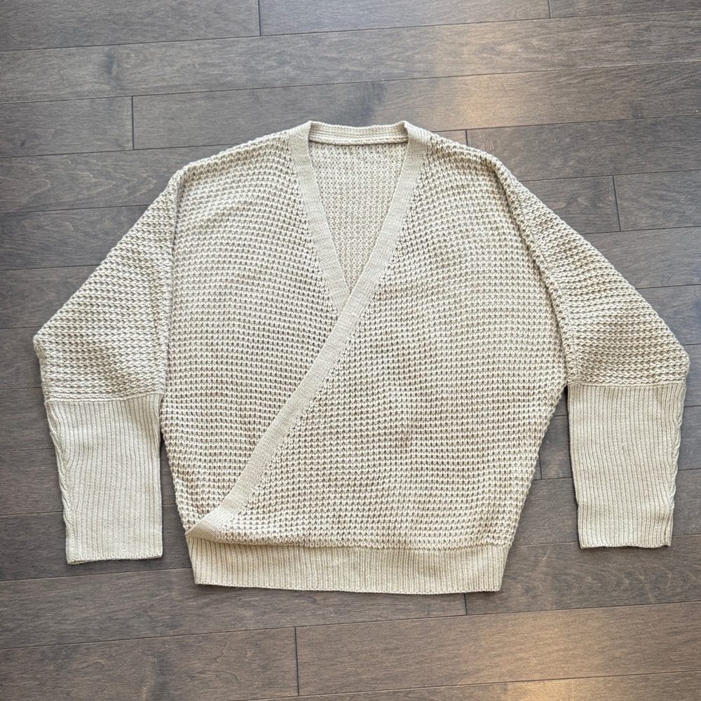 SHEIN Women's Cream V-Neck Sweater